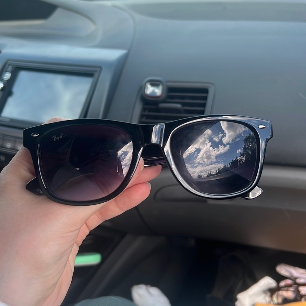 RAY-BANS